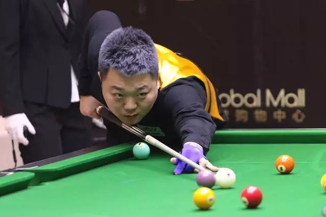 了他的个人 了他的个人